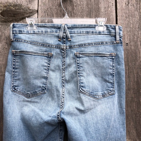 ✨Good American Good Waist distressed skinny jeans✨ - Picture 6 of 7